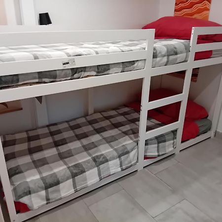 Room In Historical City Centre With Private Bathroom 卡塔尼亚 外观 照片