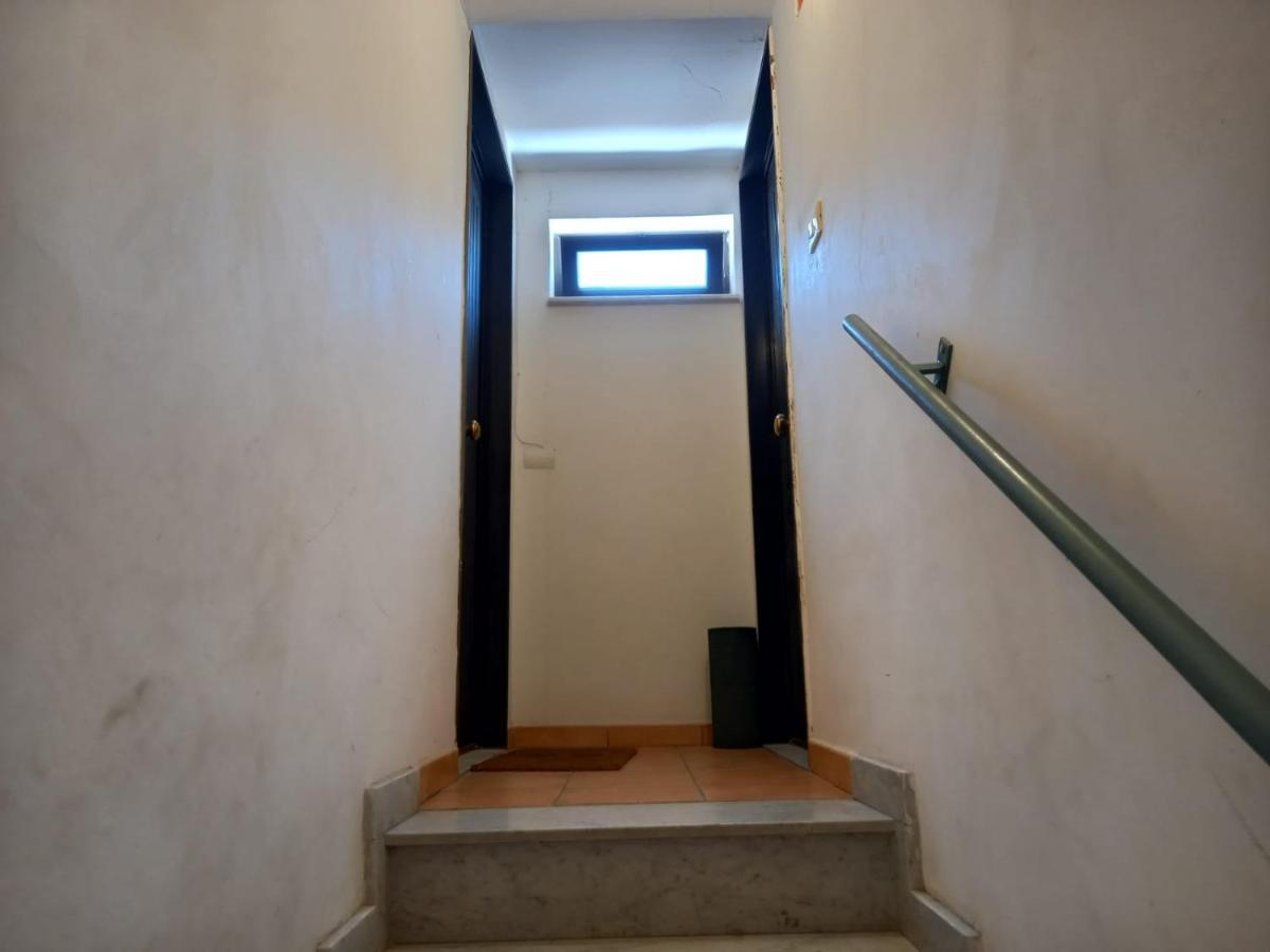 Room In Historical City Centre With Private Bathroom 卡塔尼亚 外观 照片